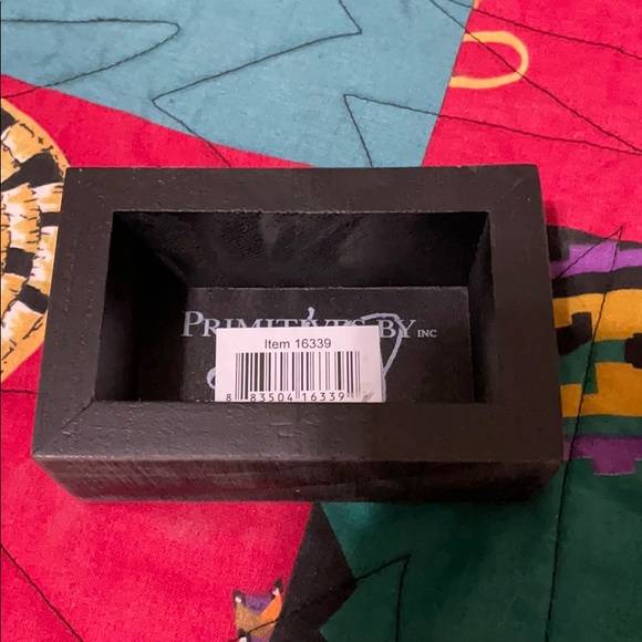 Decor - Picture 2 of 3